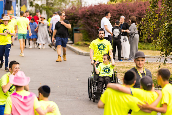 CampFinishLine_25087
