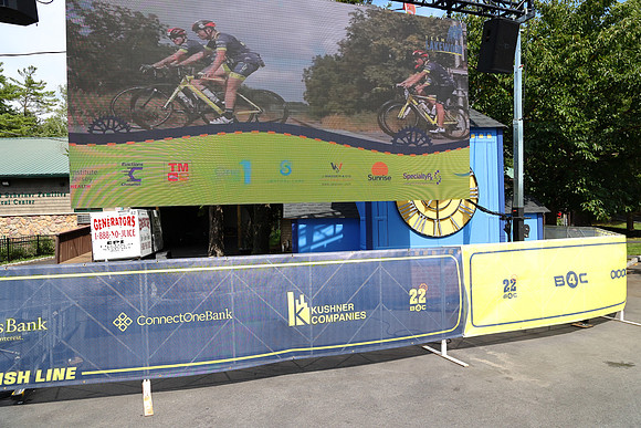 CampFinishLine_24850