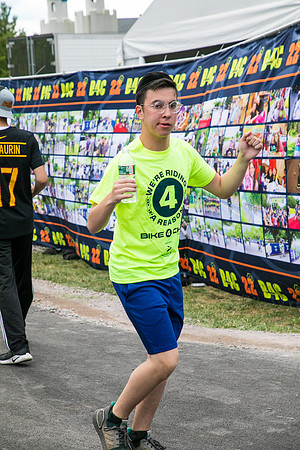 CampFinishLine_24952