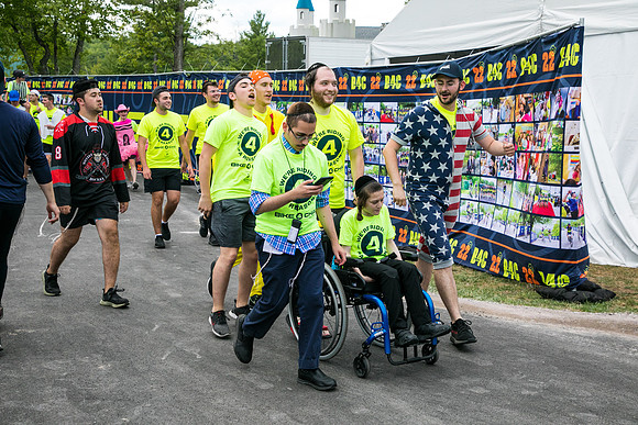 CampFinishLine_24947