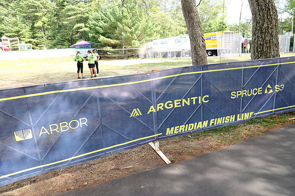 CampFinishLine_24873