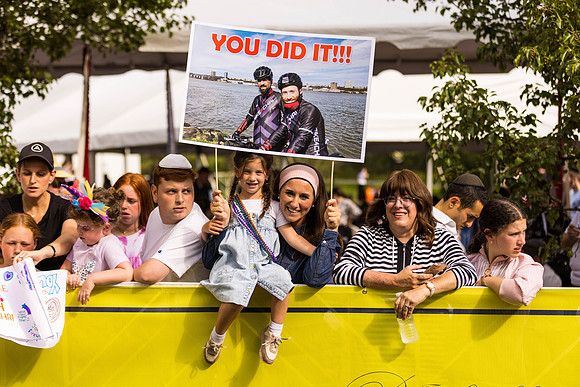 CampFinishLine_25074