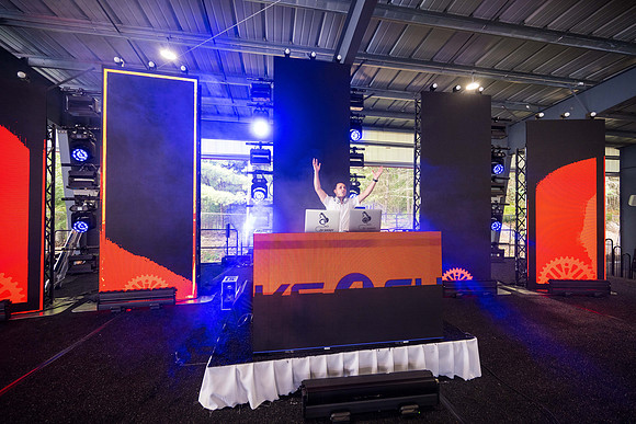 CampFinishLine_24827