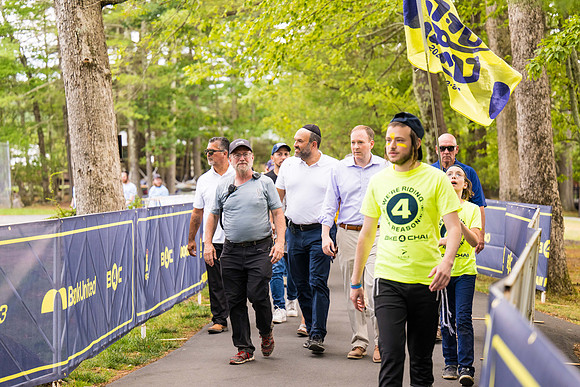 CampFinishLine_25026